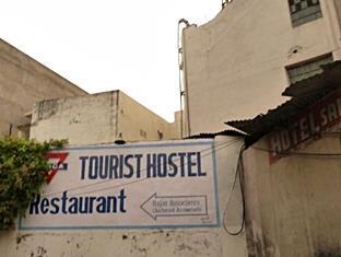Radiant Ymca Tourist Hostel Варанаси Экстерьер фото